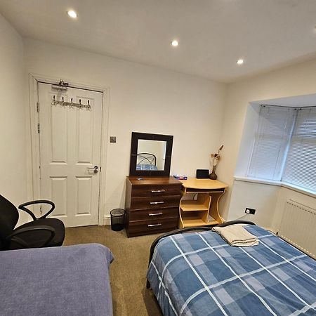 Monyhull Homestay - Near City Centre Kingsheath Nia Nec Bhx Birmingham Bagian luar foto