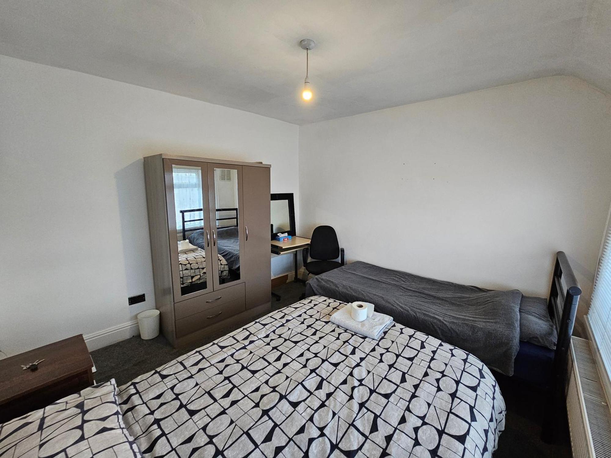 Monyhull Homestay - Near City Centre Kingsheath Nia Nec Bhx Birmingham Bagian luar foto